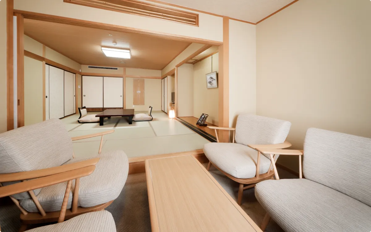 和室渓谷側10畳又は街側12畳