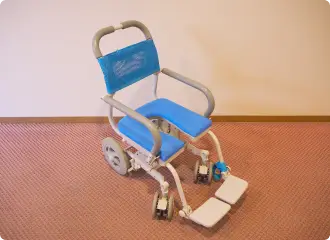 写真:お風呂用車いす(貸切風呂のみ)