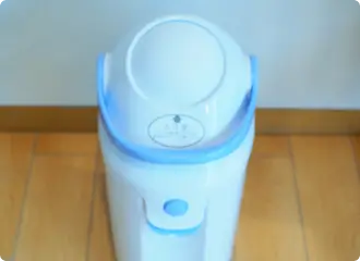 写真:おむつ用ゴミ箱
