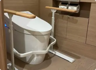 写真:トイレ用補助手すり